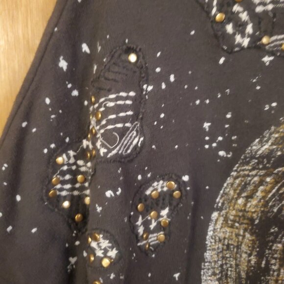 Free People Howlin Tee Womens Medium Washed Black Studded Embellished EUC - Picture 6 of 10